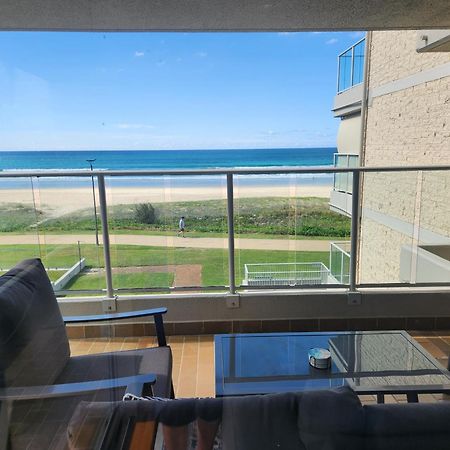 Pacific Surf Absolute Beachfront Apartments Gold Coast Extérieur photo