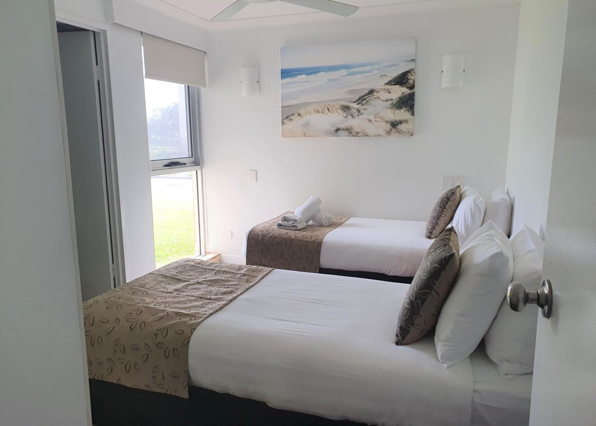 Pacific Surf Absolute Beachfront Apartments Gold Coast Extérieur photo