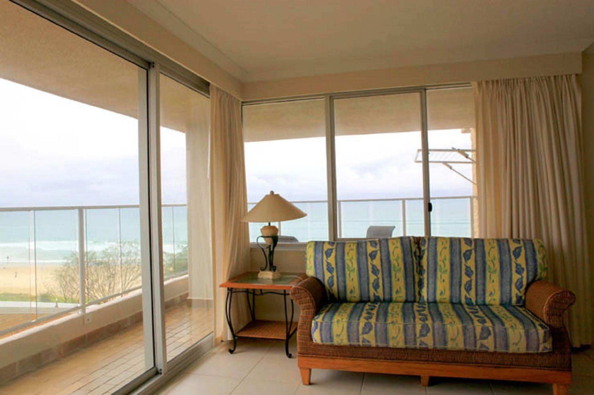 Pacific Surf Absolute Beachfront Apartments Gold Coast Extérieur photo