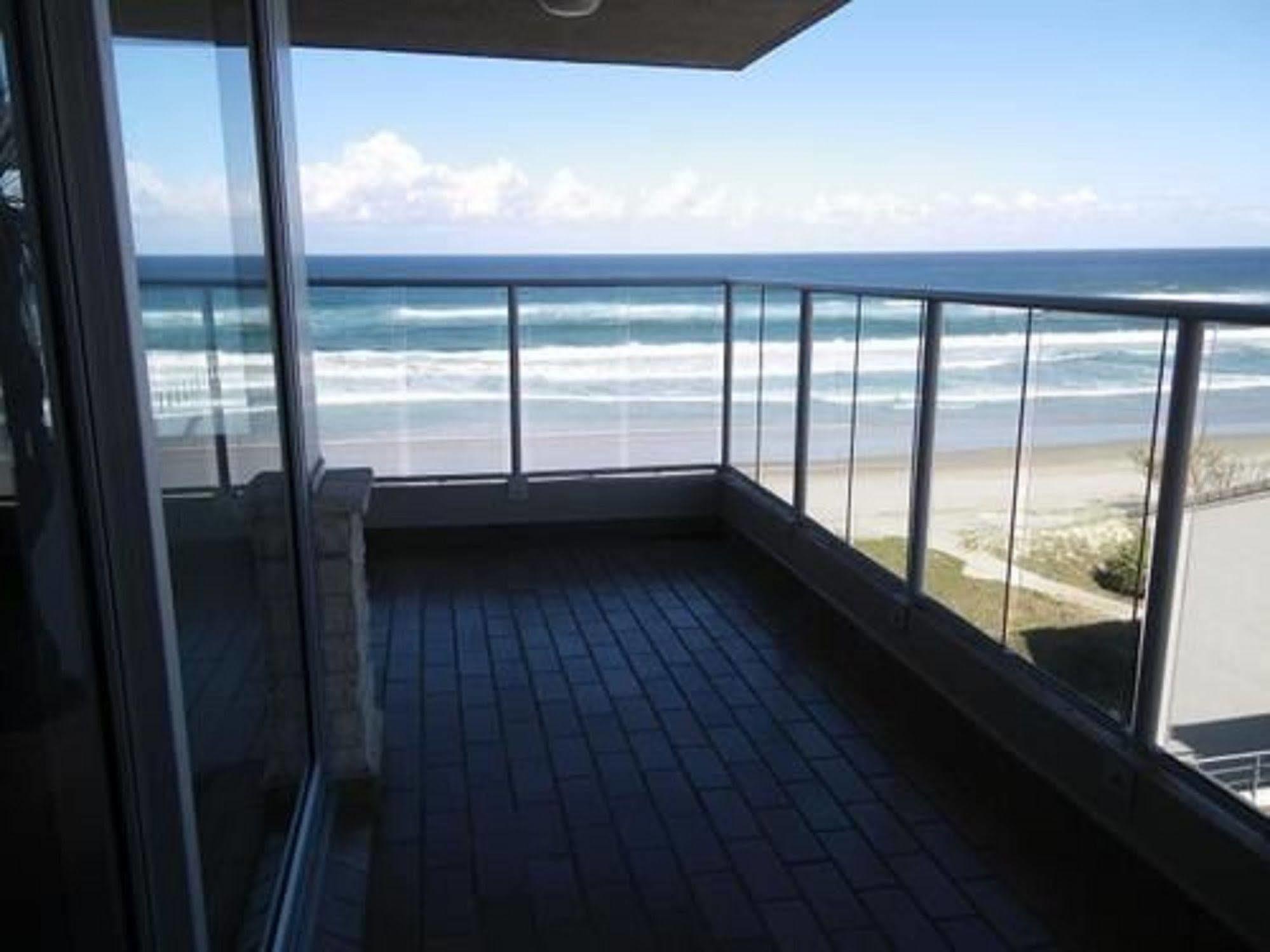 Pacific Surf Absolute Beachfront Apartments Gold Coast Extérieur photo