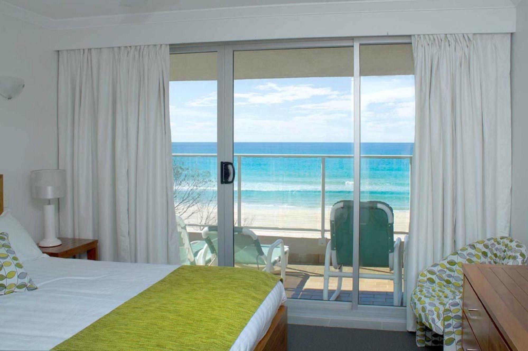 Pacific Surf Absolute Beachfront Apartments Gold Coast Extérieur photo